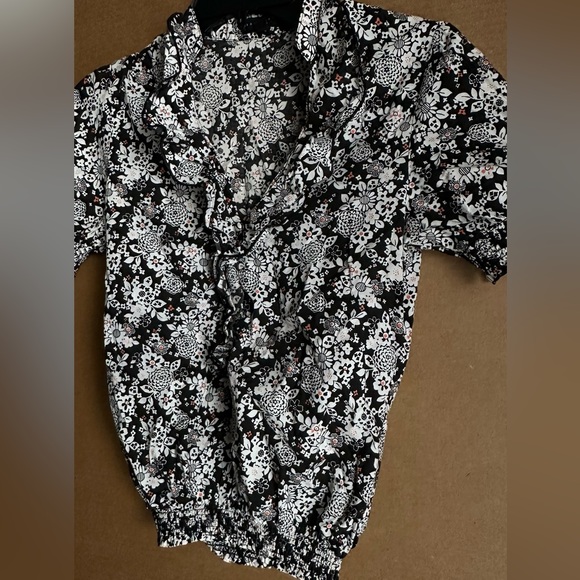 Floral Blouse Size Small - Picture 3 of 3